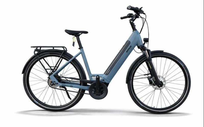 <p>De Pegasus Ravenna evo 7F Belt is zo&rsquo;n e-bike waar je niet snel omheen kunt. Comfortabel, krachtig en gemaakt voor jarenlang fietsplezier. Dankzij de Bosch Performance Line motor, onderhoudsarme riemaandrijving en keuze uit verschillende accu&rsquo;s stel je de fiets helemaal af op jouw gebruik. De comfortabele zithouding maakt iedere rit ontspannen, van dagelijkse kilometers tot een langere tocht in het weekend.</p>
